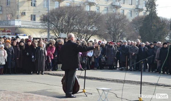 У Луцьку Шевченка вшанували спільним виконанням «Заповіту»