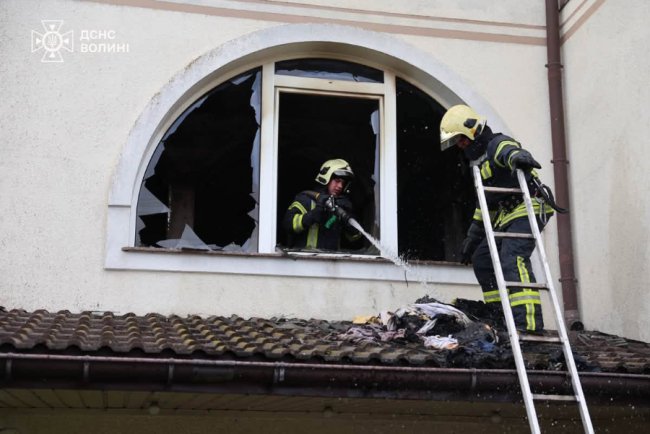 У Луцьку через увімкнену без нагляду праску загорівся будинок