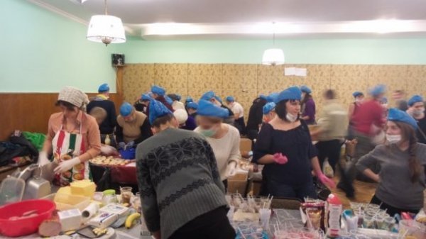 Будні штабу Євромайдану в Києві. ФОТО