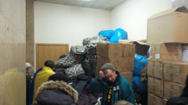 Будні штабу Євромайдану в Києві. ФОТО