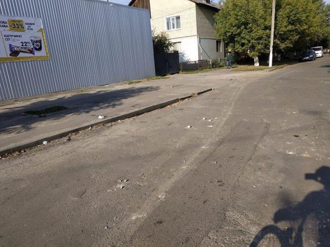 На Волині школяр розбив голову  через розкидане каміння на дорозі