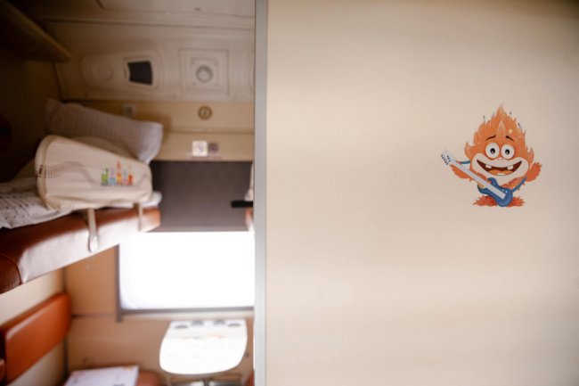 «Укрзалізниця» відправила в перший рейс дитячий вагон і розкрила, що в ньому особливого