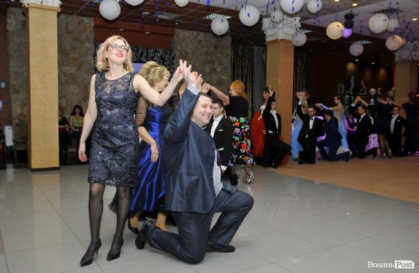 Фото різдвяного балу в Луцьку