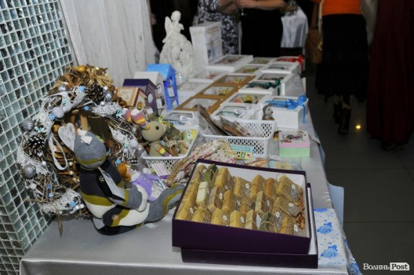 Фото різдвяного балу в Луцьку