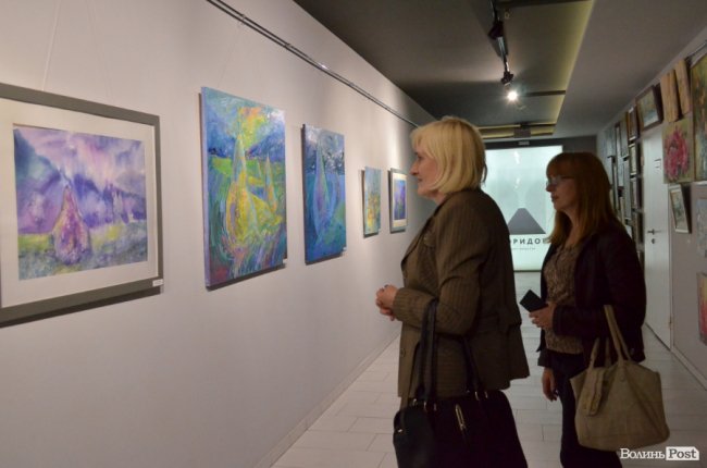 У  «Промені» – своя «Весна»: відома волинська художниця презентувала нову виставку. ФОТО
