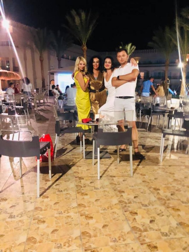 Луцька телеведуча поділилася спекотними фото з екзотичного відпочинку