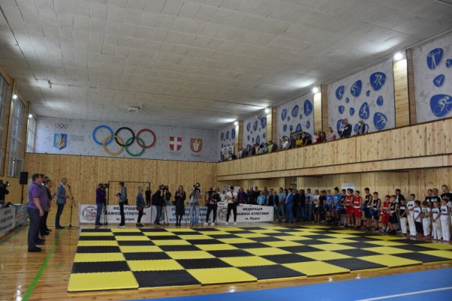 У Луцьку відремонтували спорткомплекс «Колос», який був у досить  плачевному стані. ФОТО