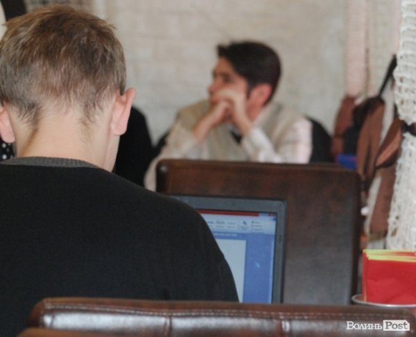 Відома блогерка показала лучанам мотиви міст України. ФОТО