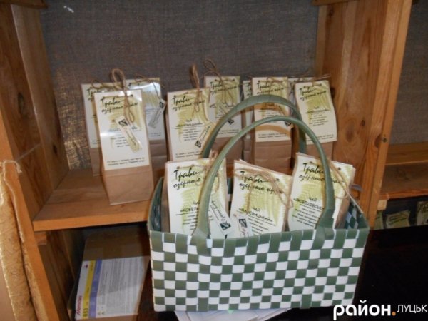 В озерному вітрі можна придбати смачні трав'ні чаї