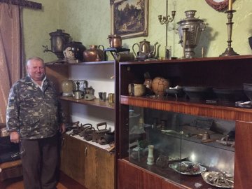 Волинянин колекціонує знайдені у рідному селі предмети старовини