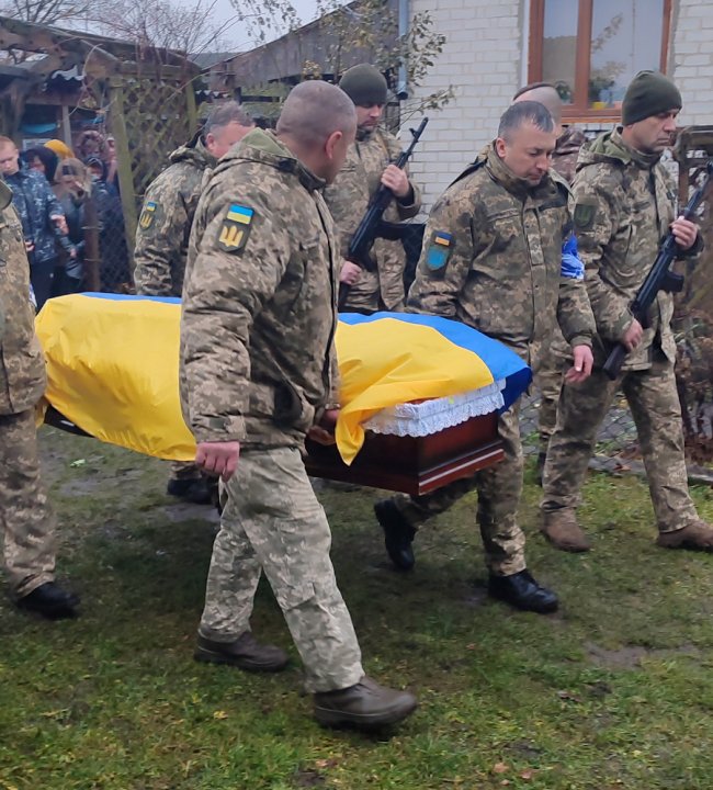 Осиротіли троє дітей: на Волині поховали Захисника Сергія Пилипюка