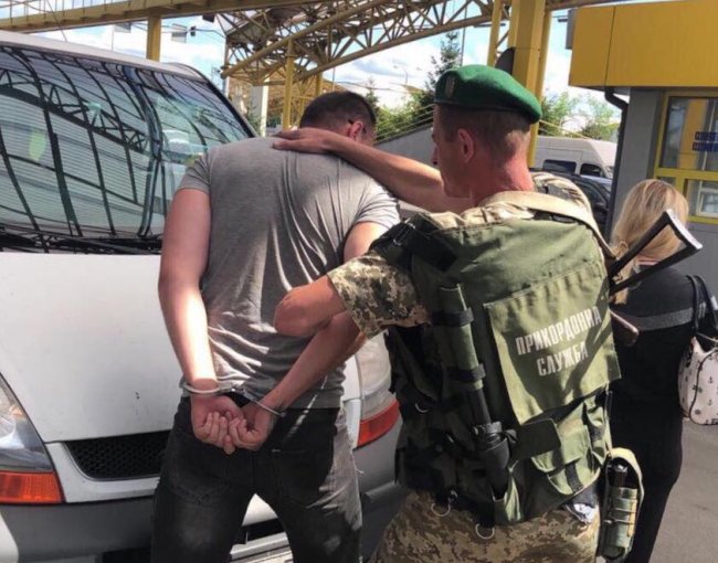 Волинянин віз до Польщі двох жінок у секс-рабство