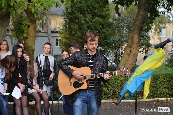Для волинських бійців організували концерт. ФОТО