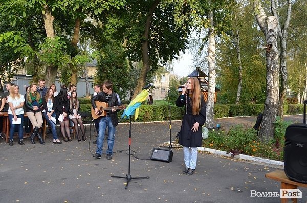 Для волинських бійців організували концерт. ФОТО
