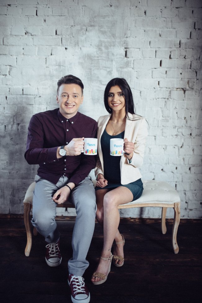 Луцькі телеведучі знялись у фотосесії в стилі «Friends». ФОТО