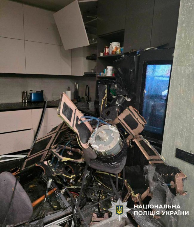 У Києві два дрони влетіли у квартиру та балкон багатоповерхівок і не розірвались, - поліція