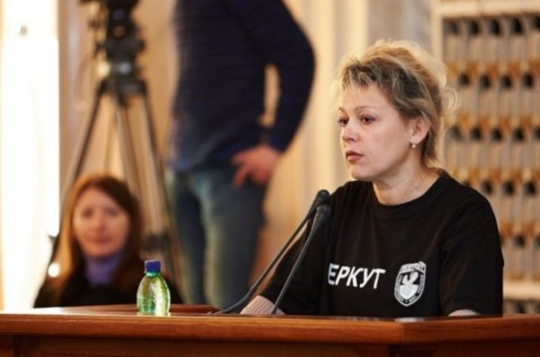 Харківські депутати прийшли на сесію у футболках «Беркут»