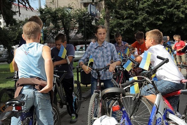 Масовий велопробіг до Дня Незалежності в Луцьку. ФОТО