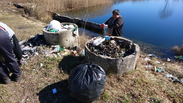 На Волині зібрали понад 200 мішків сміття з берегів водойм. ФОТО