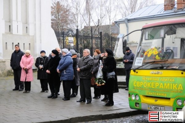 У Луцьку попрощалися з відомим волинянином. ФОТО