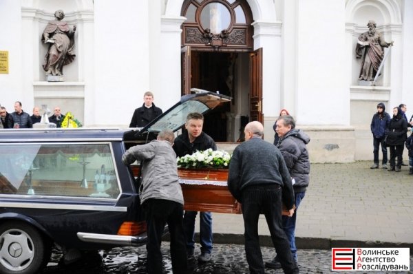У Луцьку попрощалися з відомим волинянином. ФОТО