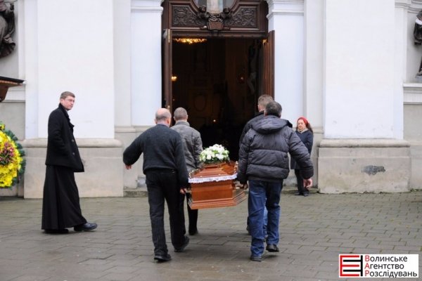 У Луцьку попрощалися з відомим волинянином. ФОТО