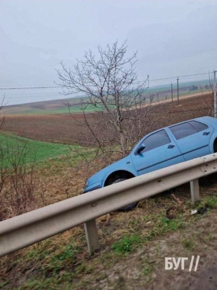 Аварія на Волині: автівка злетіла в кювет