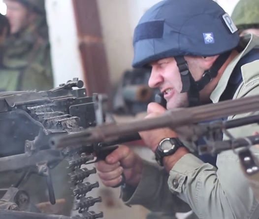 Російський актор обстрілює українських військових на Донбасі. ФОТО
