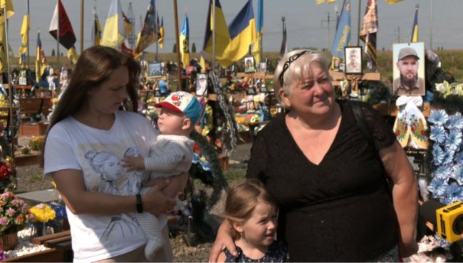 «На похороні я була вагітна»: вдова бійця з Волині поділилася спогадами про загиблого чоловіка