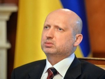 Турчинов звинуватив військове керівництво у трагедії в Іловайську