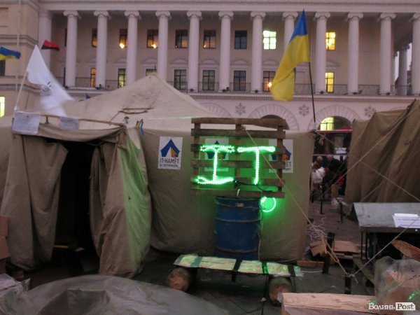 Майдан буденний. НОТАТКИ ОЧЕВИДЦЯ. ФОТО
