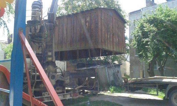 У Луцьку демонтують гаражі на двох вулицях міста. ФОТО