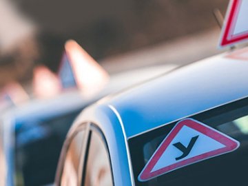 Навчання в автошколі: онлайн чи традиційне*