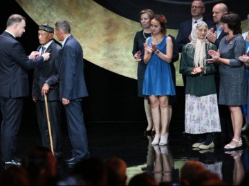 У Польщі нагородили волинянку, яка рятувала поляків від злочинів 