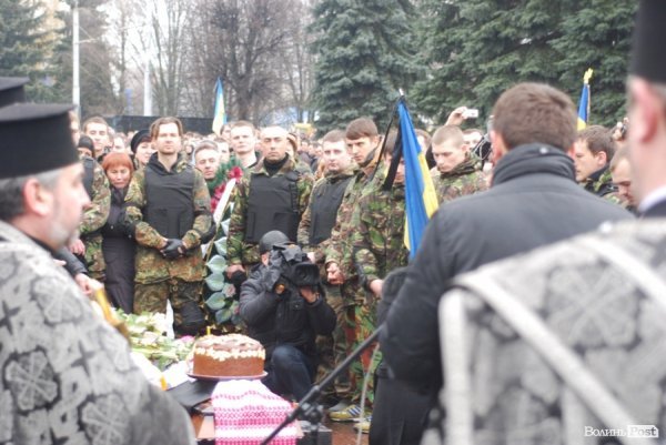 У Луцьку поховали Героя Майдану. ФОТО