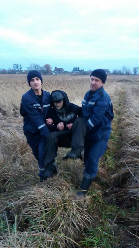 На Волині чоловік ледь не потонув у болоті