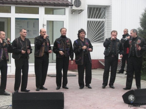 Волинські даішники заклали камінь скульптури Божої Матері. ФОТО