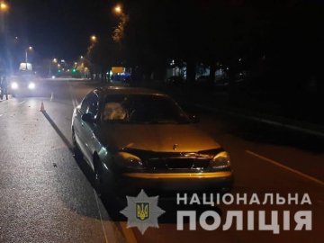 Хотів покінчити з життям: у Луцьку молодик кинувся під колеса авто