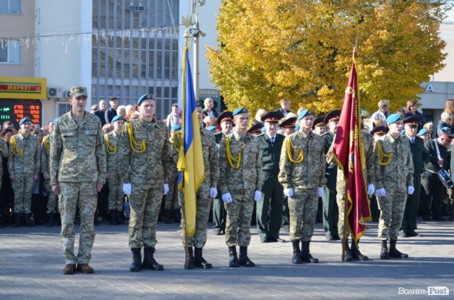«Нам є що захищати»: урочиста посвята ліцеїстів у Луцьку.  ФОТО