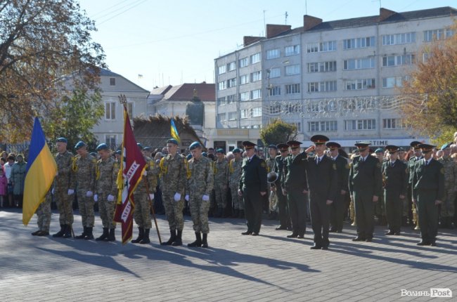 «Нам є що захищати»: урочиста посвята ліцеїстів у Луцьку.  ФОТО