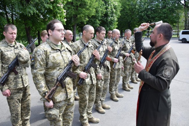 У Луцьку склали військову присягу новобранці-прикордонники. ФОТО