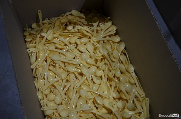 Безпека та якість: луцька фабрика показала, як виготовляє іграшки