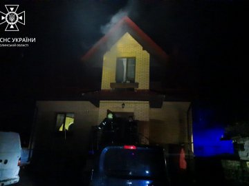 Через дитячі пустощі на Волині загорівся житловий будинок: врятували 3 людей. ФОТО