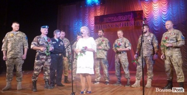 Волинські АТОшники нагородили директорку медколеджу