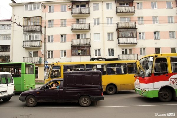Янукович у Луцьку: центр міста стоїть у заторі. ФОТО