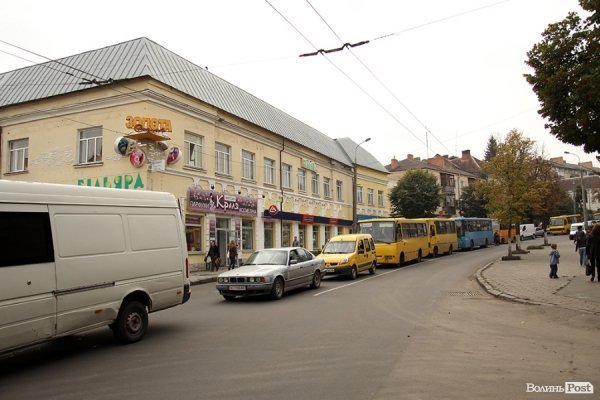 Янукович у Луцьку: центр міста стоїть у заторі. ФОТО