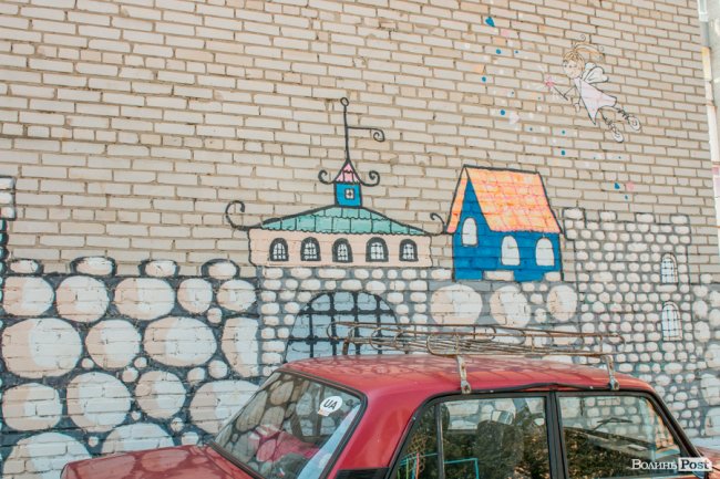 «Хто живе на ЛПЗ, тому у житті везе»: день на луцькому районі контрастів. ФОТО