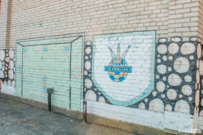 «Хто живе на ЛПЗ, тому у житті везе»: день на луцькому районі контрастів. ФОТО