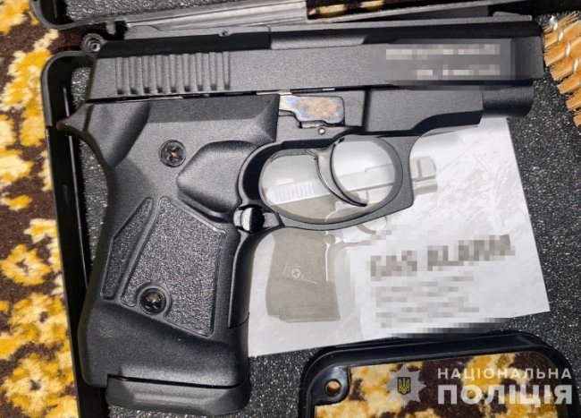 Волинські оперативники затримали торговця зброєю. ФОТО