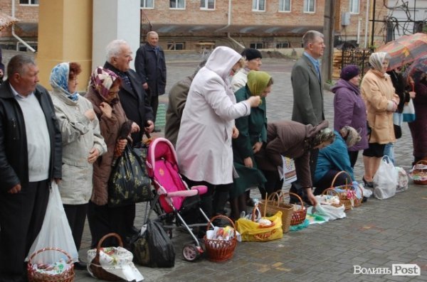 У Луцьку почали освячувати паску. ФОТО